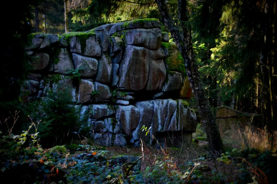 Felsengruppe der Großen Teufelsmühle bei Friedrichsbrunn im Harz