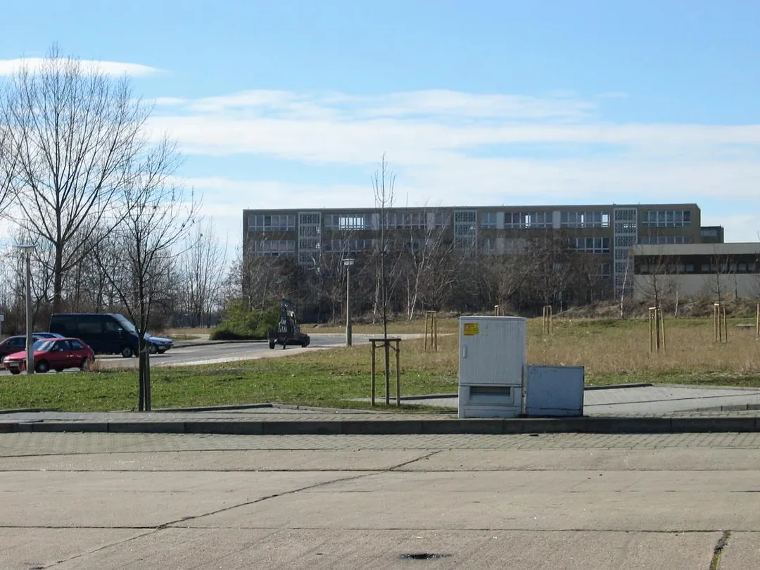 Konrad-Wolf-Schule, Hanoier Straße