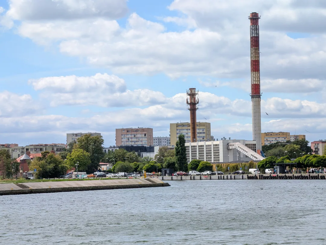 Blick über die Swine auf die Stadt