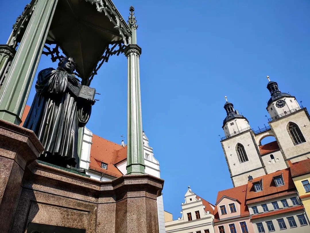 Wittenberg - Lutherdenkmal und Stadtkirche