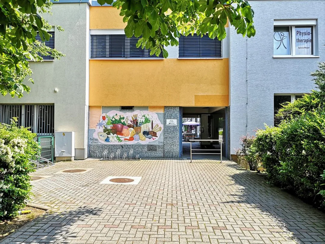 Durchgang am Ärzte- und Geschäftshaus