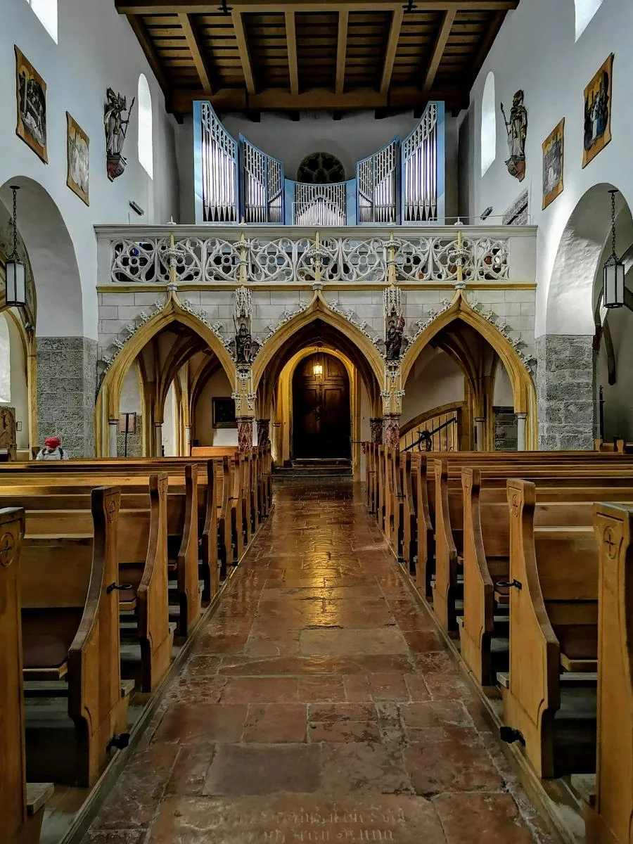 Empore mit Orgel in der Kirche zum Heiligen Hippolyt