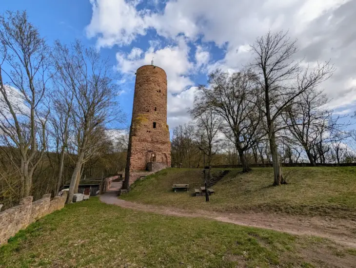 Bergfried Burgruine Bornstedt