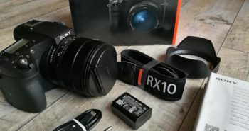 Sony RX10 III Bridgekamera mit Zubehör im Lieferumfang