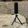 Theta S auf kleinem Dreibeinstativ